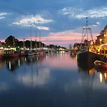 Charlotte, Direkt Am Kurpark