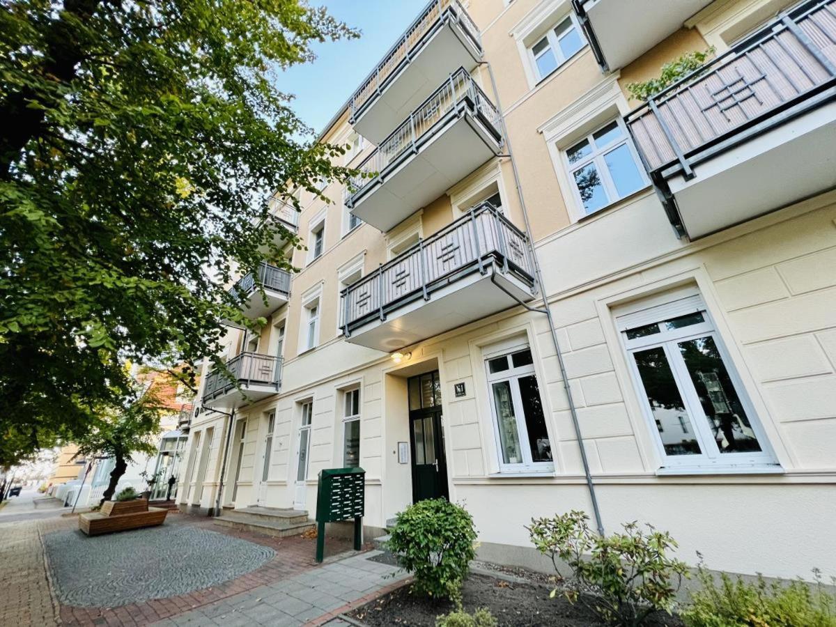 Charlotte, Direkt Am Kurpark * Rostock